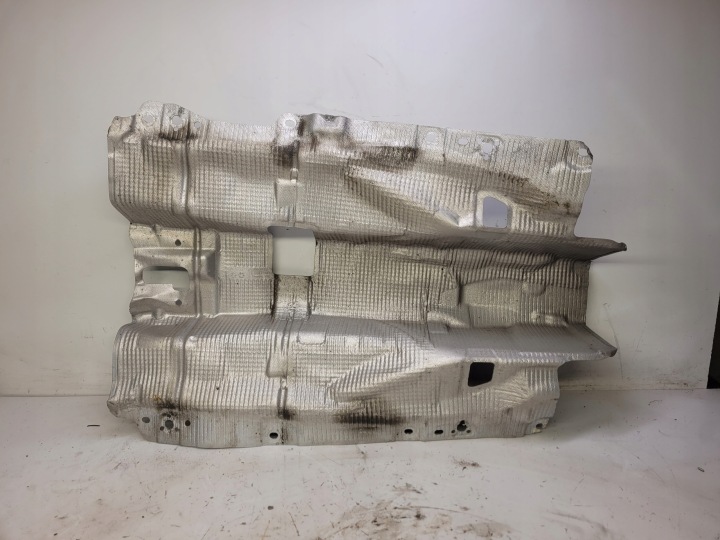 BLENDE ABDECKUNG TERMICZNA TUNELU AUDI A4 B9 A5 8W0804160A
