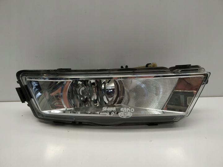 12+ Skoda Rapid Nebelscheinwerfer rechts der Stoßstange vorne 5JA941700 Original