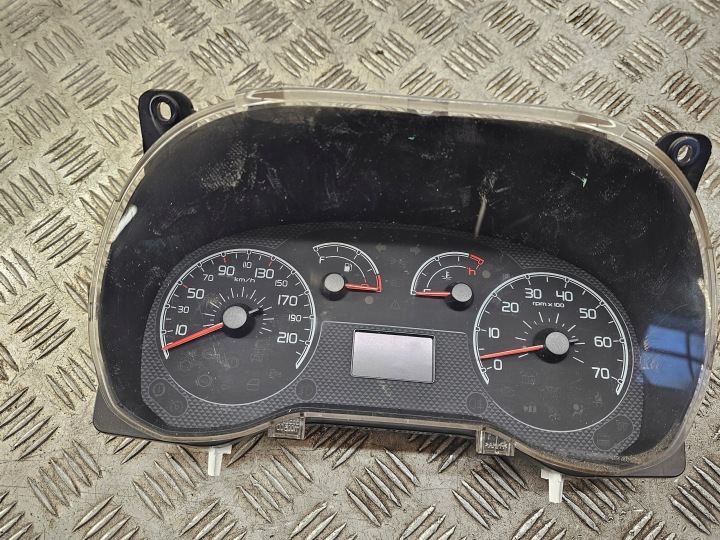 quadro strumenti TACHIMETRO contagiri OROLOGIO 52140644 FIAT FIORINO 1.3 M-JET DIESEL EUROPA