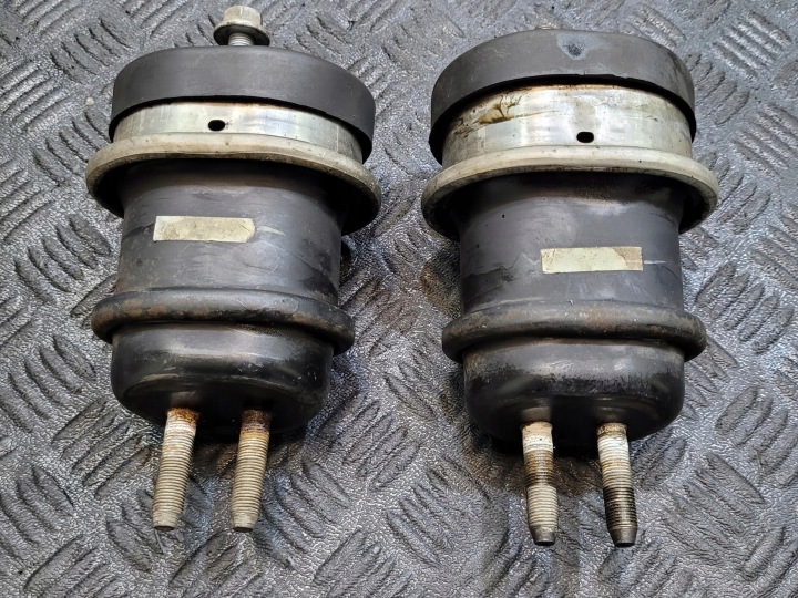 engine mount LEXUS LS 600 LS600 H 5.0