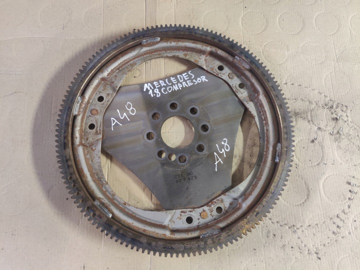 MERCEDES W203 1.8K Reifen Rad schwungscheibe schwungrad 2710320047 780 794 A48 A178 A336