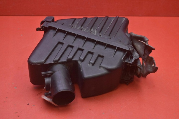 cover of a filter, air 17705-0N010 TOYOTA YARIS 1 and 1.4 D-4D 75KM 03-05