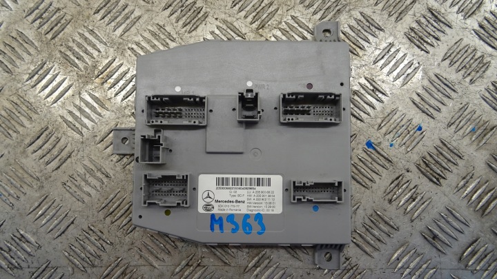MERCEDES module SAM fuses front front A2059006822 NR M363