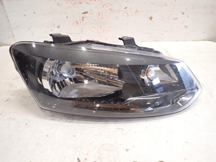 far prednji dio prednja desna VW POLO V 2009-2014 zamjena