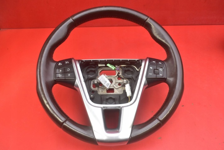 lenkrad SKORZANA MULTIFUNKCJA P31390323 VOLVO V40 2 II 12-16