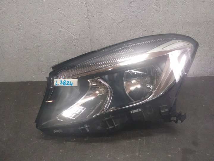 Feux phare Avant Gauche MERCEDES GLA W156 A1569061100
