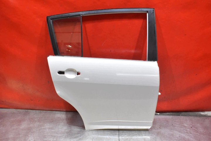 Portière Droit Arrière Arrière Argent NISSAN TIDA C11 5D HB 04-08