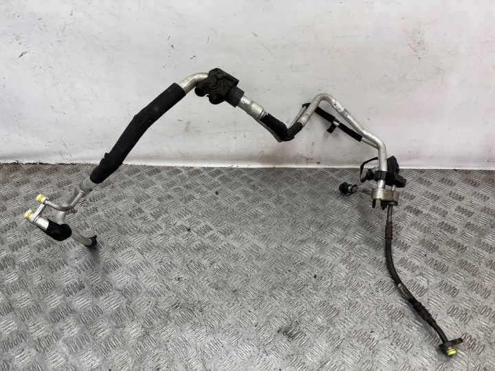 Conduit pieces tuyaux Climatisateur air conditionné VOLVO V60 1.6D 31332070
