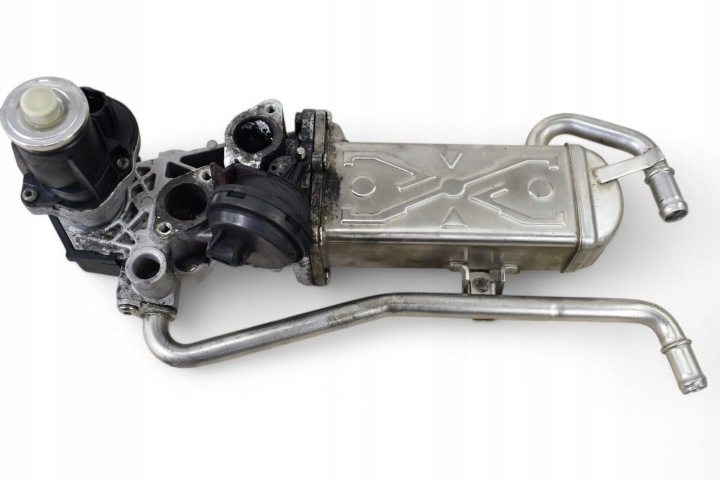 Radiatore gas scarico usato EGR VW PASSAT B7 GOLF AUDI A3 8P 1.6 2.0 TDI 03L131512BB