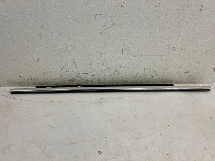 Leiste Schutzleiste ZGARNIAJACA heck rechts CHROM 4G0853764 AUDI A6 C7
