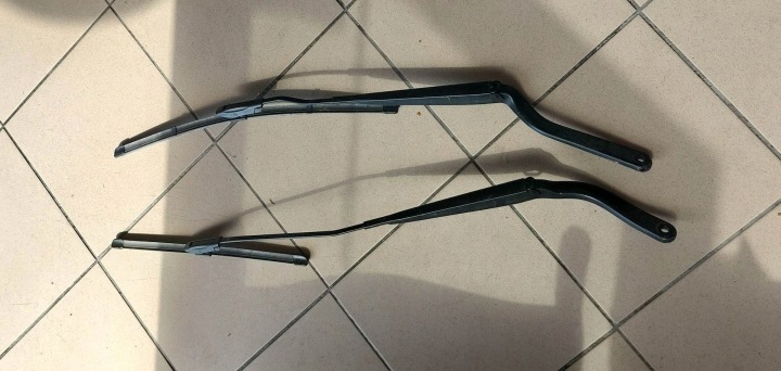 ramienko PIORO stierača RENAULT TWINGO III 288866123R 288816452R