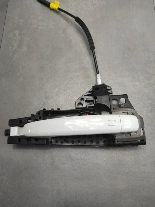 Audi A5 8T handle right front KESSY LS9R