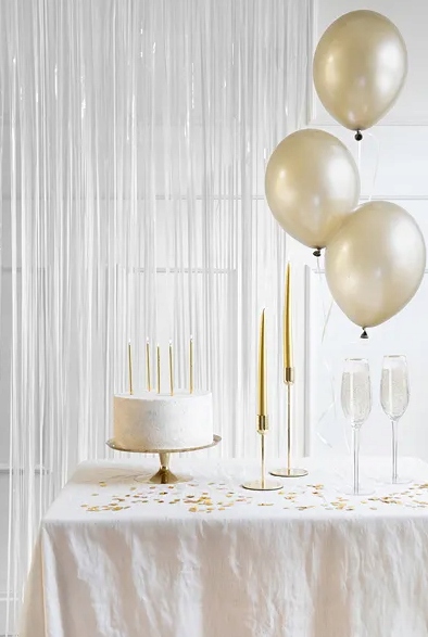 Завіса металізована біла 100x200 см PartyDeco декорація — фото 2