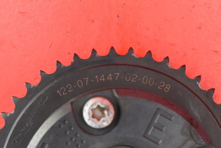 KROK NAŘÍZENÍ JEDNOTLIVÉ A271051013 MERCEDY E- CLASS W211 1.8 COMPRESSOR 8