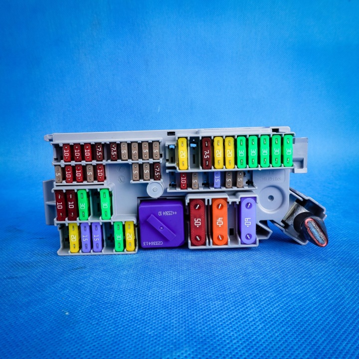 distributeur pradowy avant BMW X5 G05 LCI 61146807487 6807487