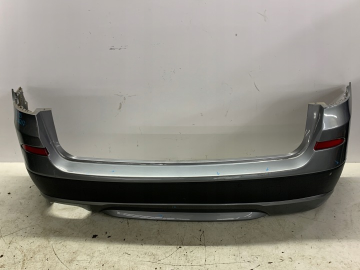 Stoßstange heck hinten BMW X3 F25 2.0D X-DRIVE 4X4 der Räder A52