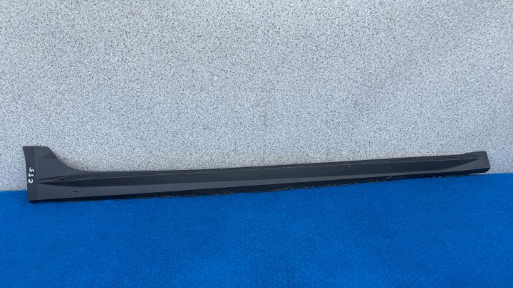 AUDI A4 B9 ALLROAD Droit Couverture pour Jupe Moulage Jupe 8W9853856E Z55