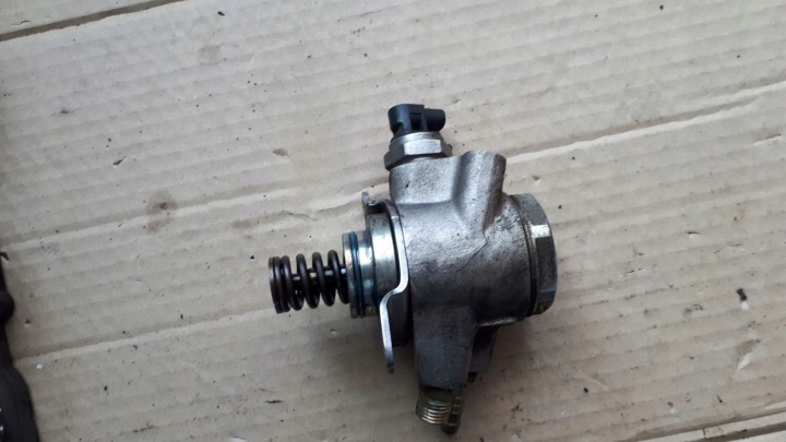 S4 B8 A4 pumpa goriva 3.0 TFSI 07L127026Q S5 A6