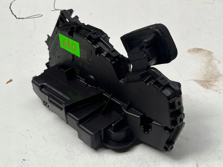 VOLKSWAGEN SEAT SKODA de la Serrure Portière Gauche Arrière 5TA839015T @M