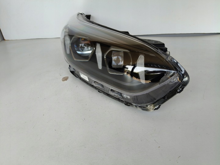 Feux phare Droit REFLEKTOR KIA CEED III 21- LIFT FULL LED
