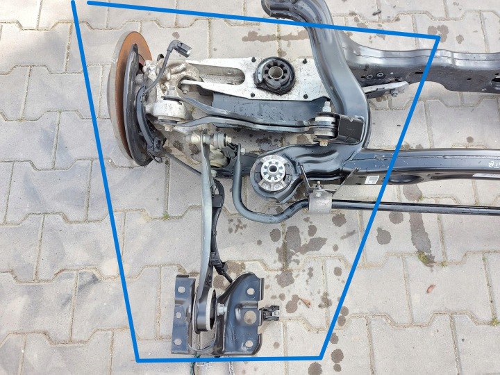Mercedes GLA 200 II H247 W247 2023r Achsträger links heck