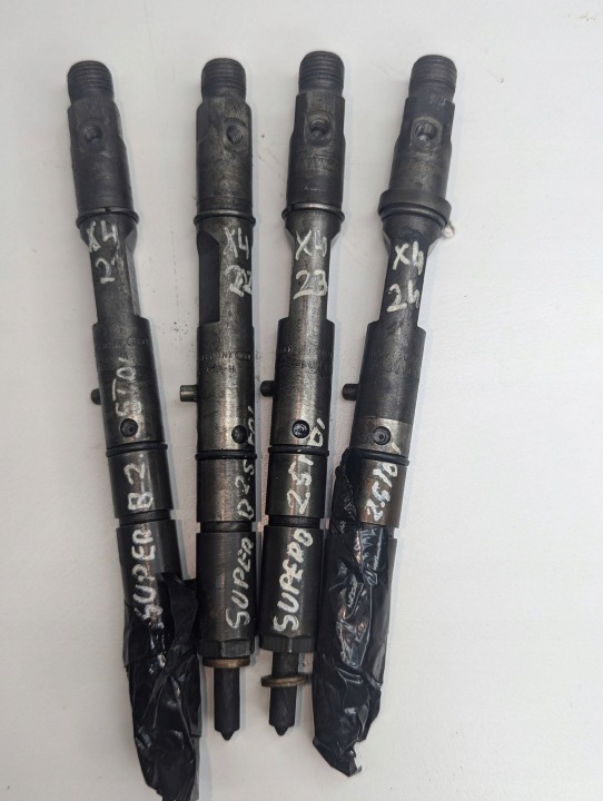 injector wtryska of the fuel sterujacy Skoda 0432133786