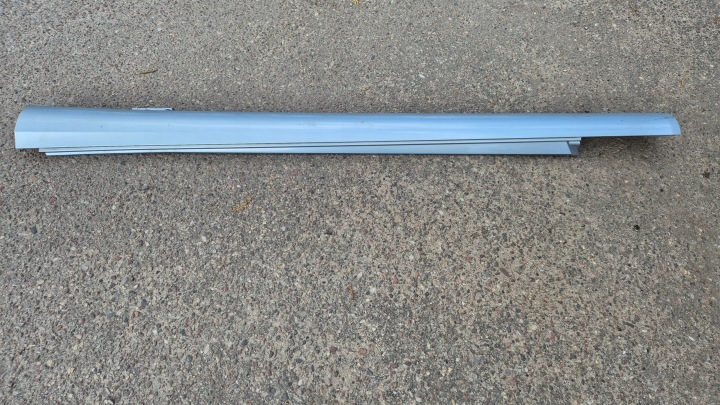 lišta Prahová krytka ľavá 2056900140 MERCEDES W205 KOMBI SEDAN 988