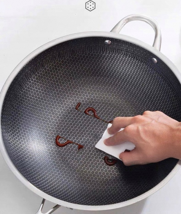 Wok 30 cm Nerezová Ocel Medová Plástev Indukce