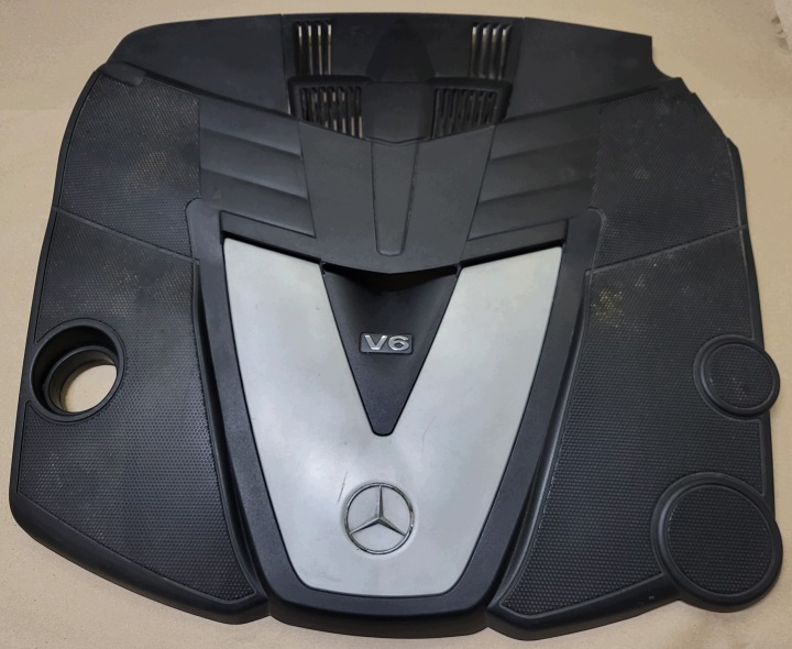 cover upper of the engine cover MERCEDES W212 W204 W221 W164 ML 3.0 CDI V6 OE