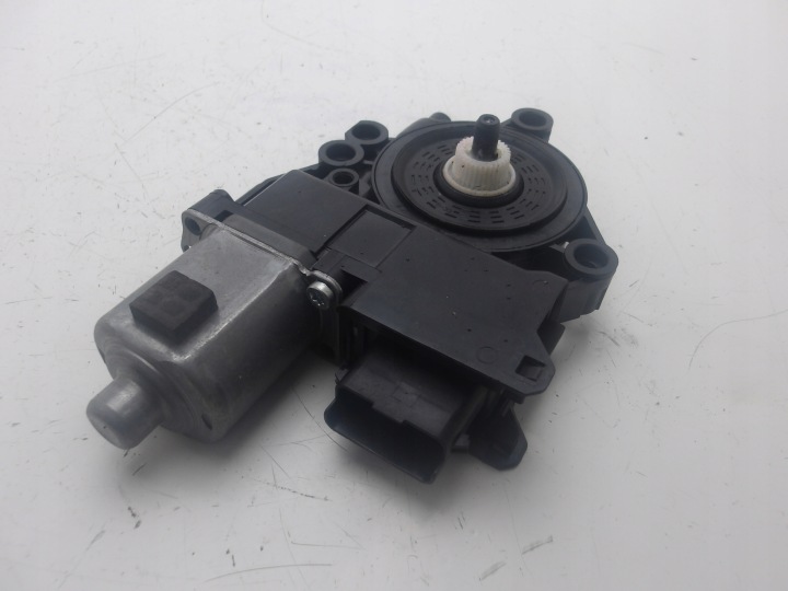 KIA CEED III LIFT 21-23 Micro moteur Vitres Avant Gauche 82450-J7015 OE