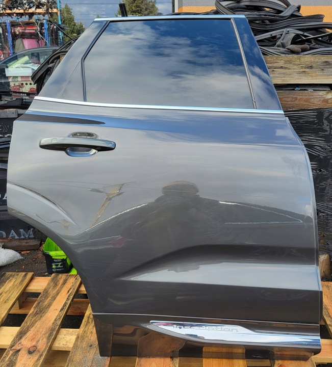 dvere pravý zadok zadné holÉ VOLVO XC60 II 2 BRAZOWE 714-716