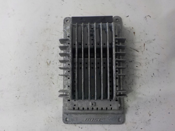 AUDI TT et 8N Amplificateur RADIA 8N7035223A 309017 AMP ASSY 5630 TT ROADSTER