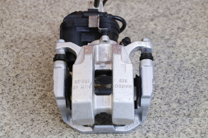 BMW G22 G23 bremssattel bremse sattel brems- links heck 42/20/330 9 km !!!