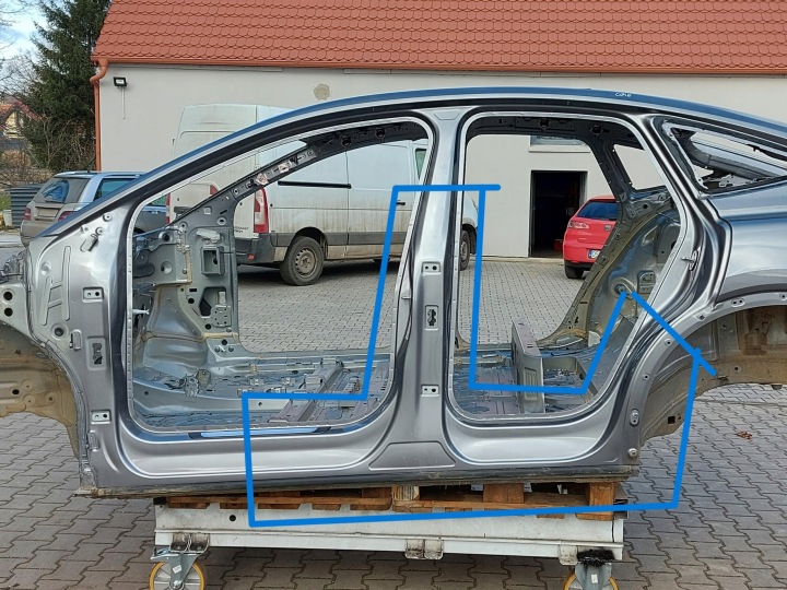 Audi Q4 E-TRON 89A 89E Oszlop Közepes bal
