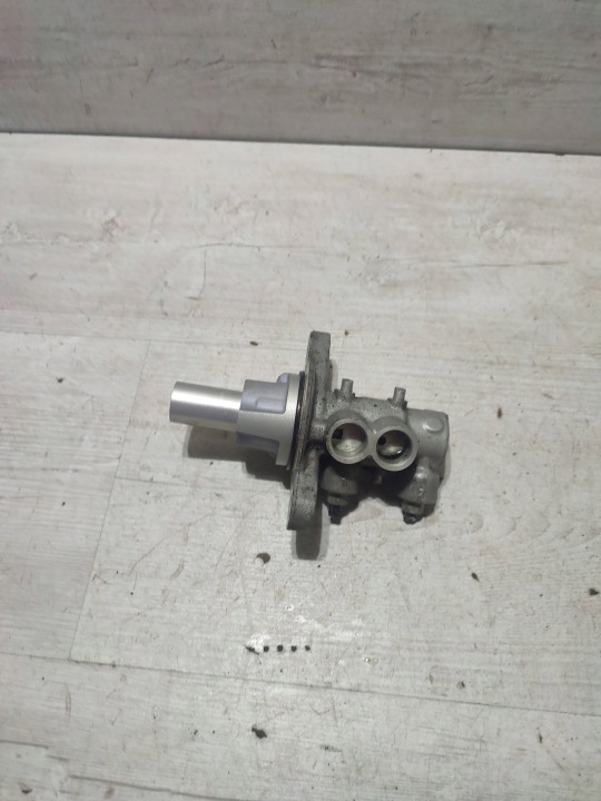 Opel Corsa E 2018 cylinder fék