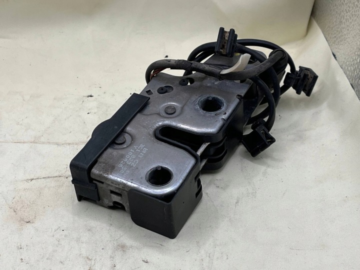 Serrure capot VW PASSAT B6 (3C2) 3C1823509H 1.98L gasoline 147kW 2011 !J