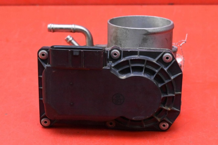 throttle flap 22030-47010 TOYOTA AURIS 1 and 1.3 DUAL VVT-and 99 KM 10-12