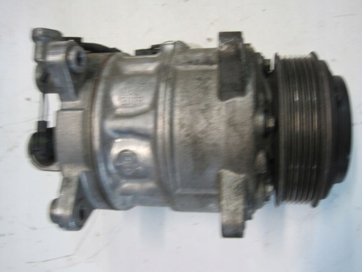 compressor of the air conditioning BMW 6 G32 3,0D 7945863