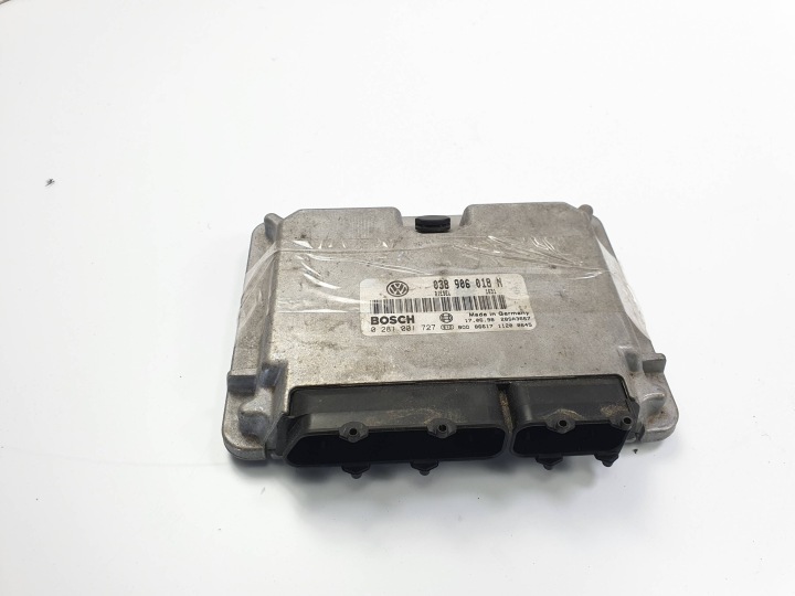computer of the engine ECU 038906018N VW PASSAT B5 1.9