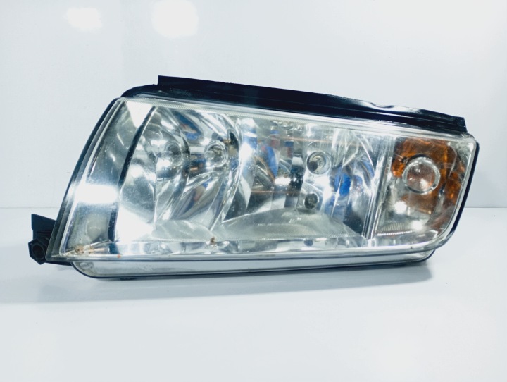 light left front reflektor left front 086651105L Skoda Fabia and 1 99-07