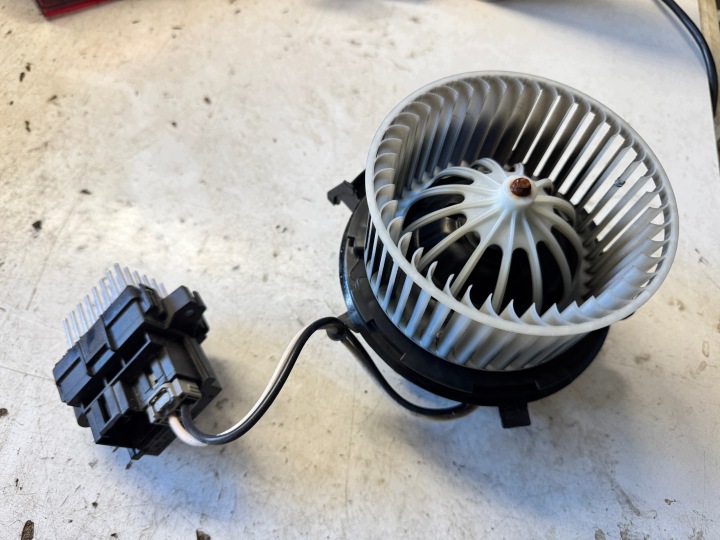 OPEL ASTRA J topení ventilátor topení rezistor, reostat, regulátor U7253002