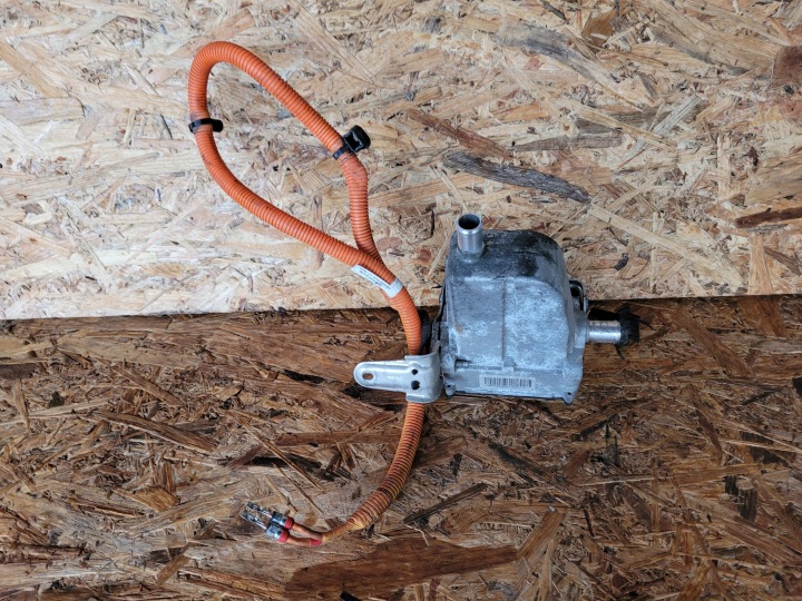 Kühler BATERII TESLA MODEL X 1048941-00