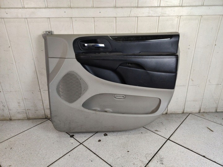 Laterale / lato PORTA Portiera Anteriore Destro Bocchetta Chrysler Town and Country 5 facelift 2012