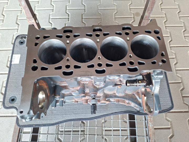 BLOK of the engine R20AT 2.2L HYUNDAI SANTA FE III 2.2 D CRDI D4HB