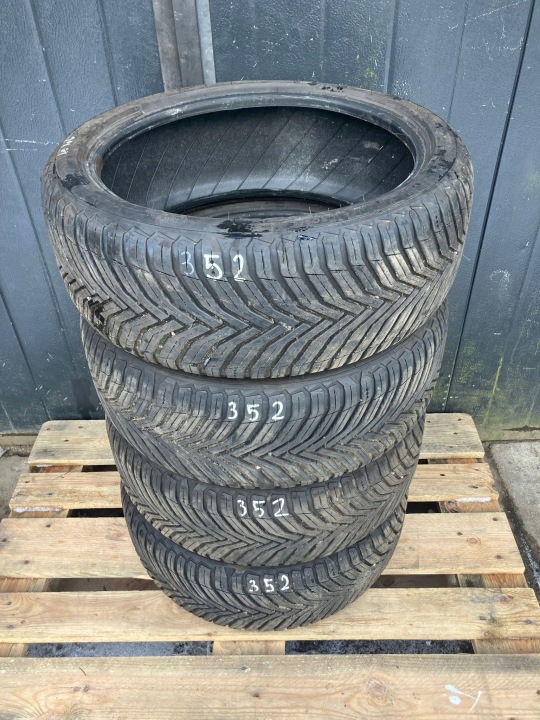 4X guma CALOROCZNA MICHELIN CROSSCLIMATE 2 225 40 R18 92Y 19T24R #352