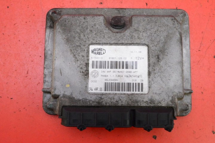 Unité de contrôle Ordinateur Moteur 51793113 FIAT PANDA 2 II 1.1 8V 54 KM 03-11
