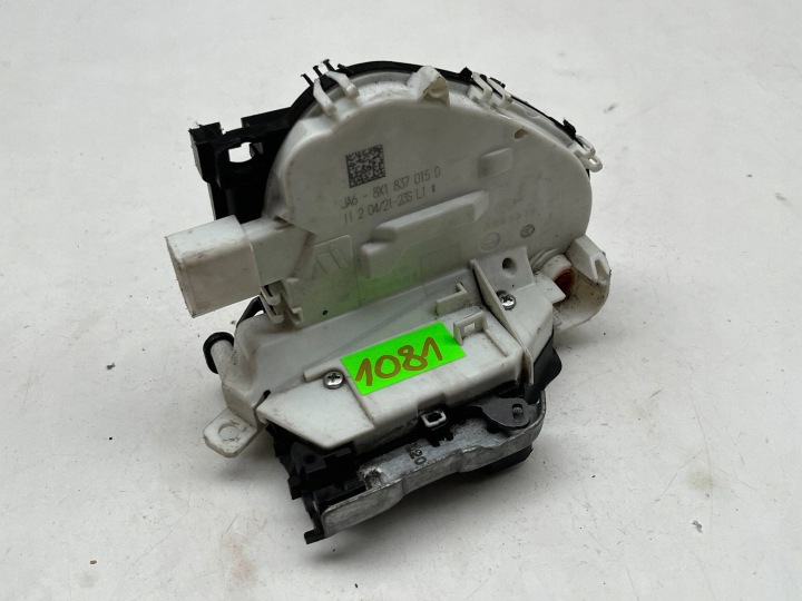 AUDI A4 B9 de la Serrure Portière Gauche Avant 8X1837015D @M