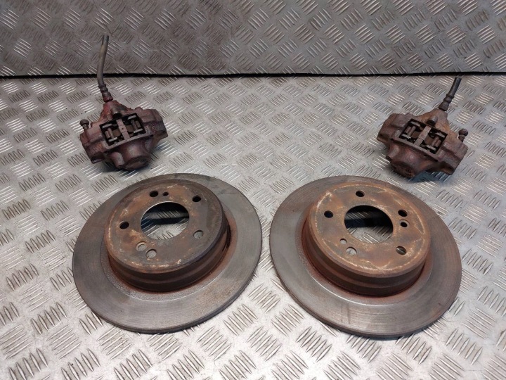 Bremsscheibe bremsen heck + Bremssattel Bremse Sattel MERCEDES W210 E200 2.3
