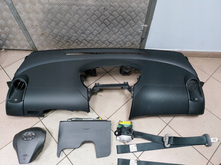 dashboard console airbag Toyota Yaris II 06-11