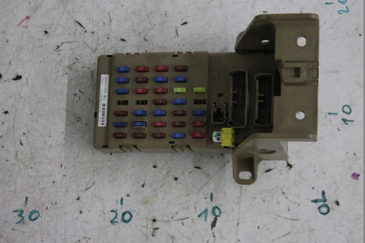 BOÎTE PUSZKA BSI 82201FJ000 SUBARU XV 2.0 D 11